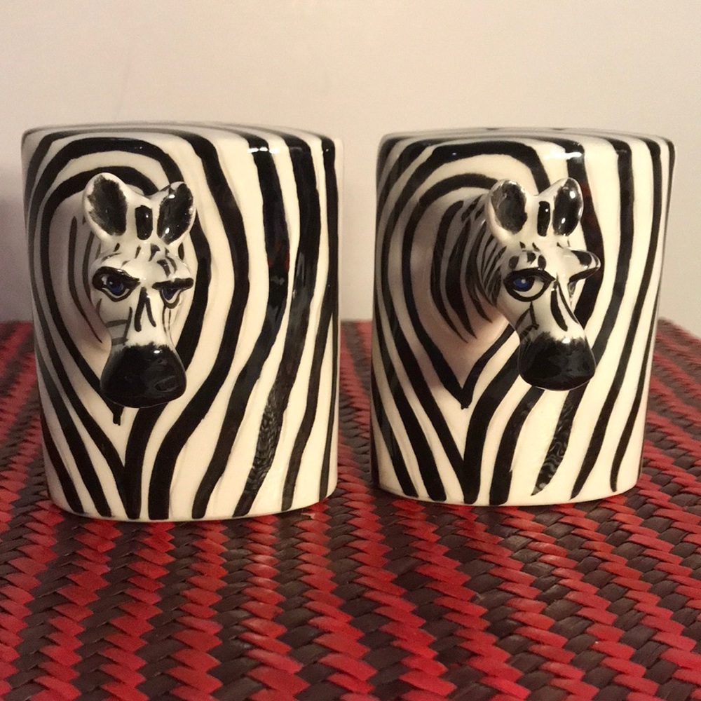 Blue Sky Clayworks Zebra Salt and Pepper shakers signed Lynda (Corneille)